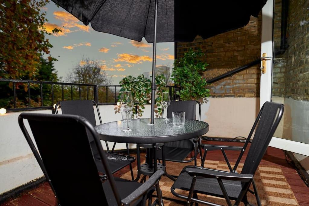 Chic 1-bed Flat With Terrace In Notting Hill W10 Londra