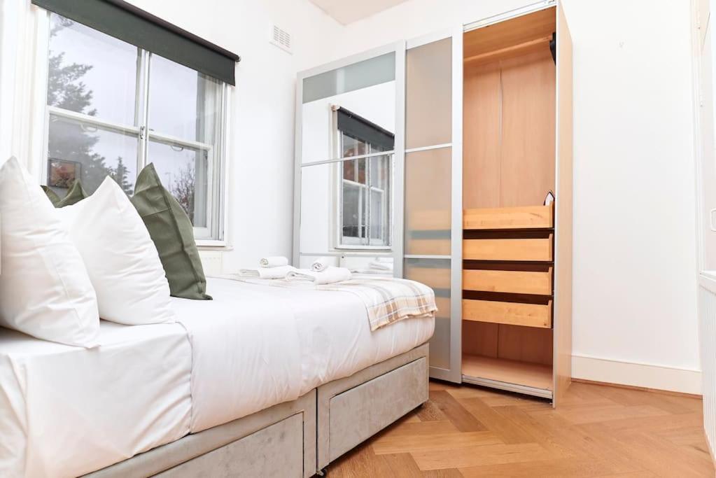 Chic 1-bed Flat With Terrace In Notting Hill W10 * Londra