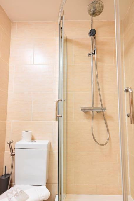 Apartament Chic 1-bed Flat With Terrace In Notting Hill W10 *